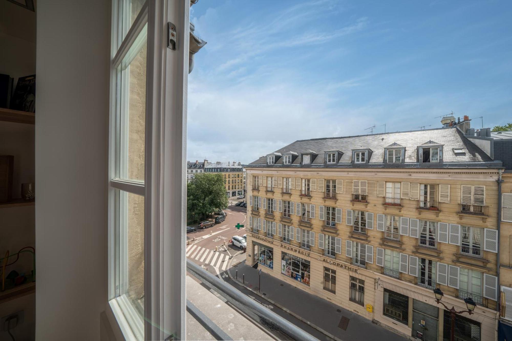 Le Versailles Soleil Classe 3 Etoiles Charme & Vue Chapelle Royale Екстер'єр фото
